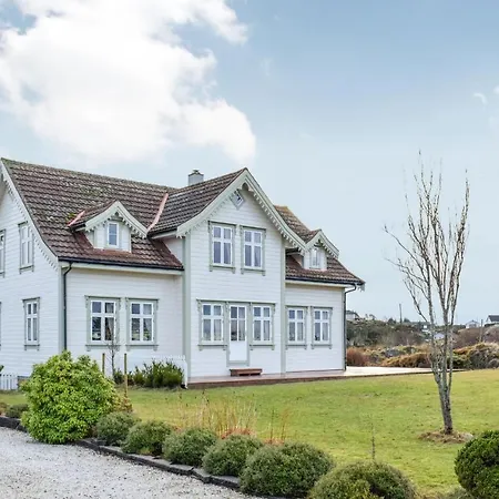 Holiday home 4 Bedroom In