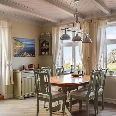 4 Bedroom In
