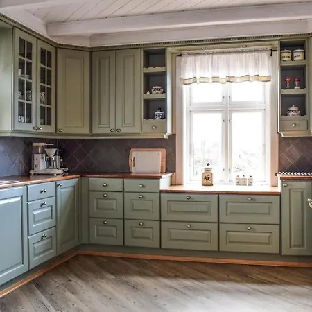 4 Bedroom In