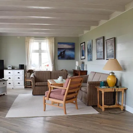 4 Bedroom In * Bekkjarvik