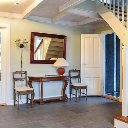 4 Bedroom In *